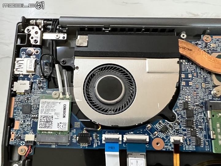 點我看大圖 GIGABYTE 技嘉 U4 UD 輕薄1公斤處女作 Ultrabook 開箱