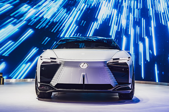 【國內新訊】Lexus Electrified 品牌概念店「LF-Z」全新電動概念車亮相,NX450h+ / NX350h / UX300e 試乘體驗同步展開!