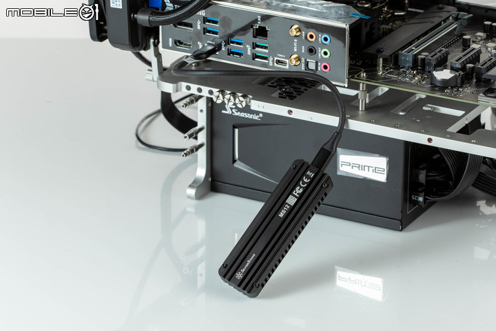 ASUS TUF GAMING Z690 PLUS WIFI D4 主機板開箱 隱藏在中階定位的實力派選擇