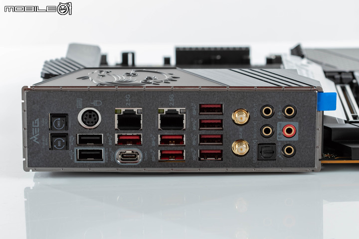 MSI MEG Z690 Unify 主機板效能實測 以黑化低調設計隱藏高階實力