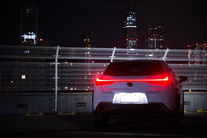 獨一無二的美好 Lexus UX250h F Sport
