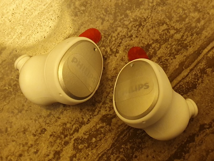 享受極致的寧靜,飛利浦真無線藍牙耳機 TAT5556 開箱試用