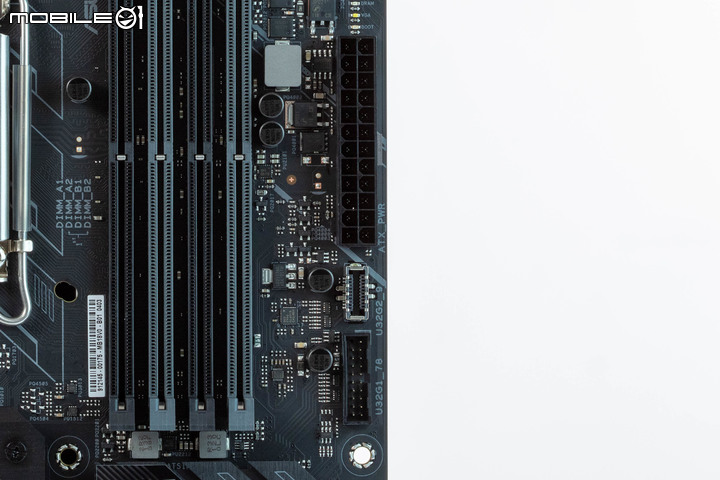 ASUS TUF GAMING Z690 PLUS WIFI D4 主機板開箱 隱藏在中階定位的實力派選擇