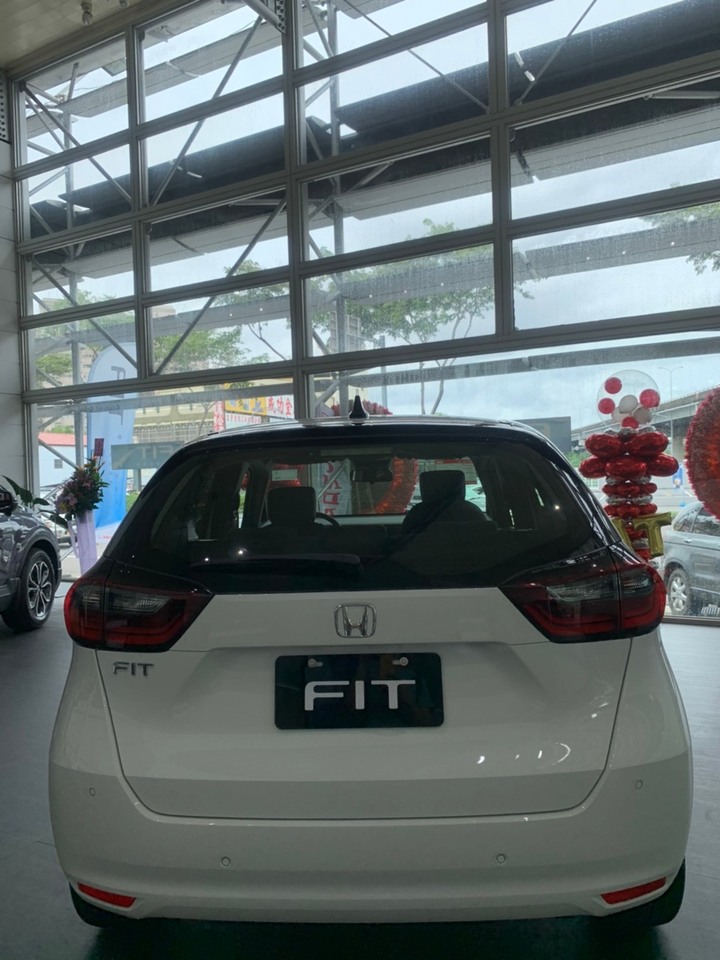 陪老婆試駕新Fit