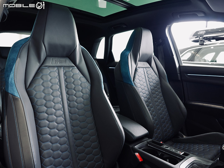 實車照片分享 2022年式 Audi RS Q3 金屬冰川白 Glacier white