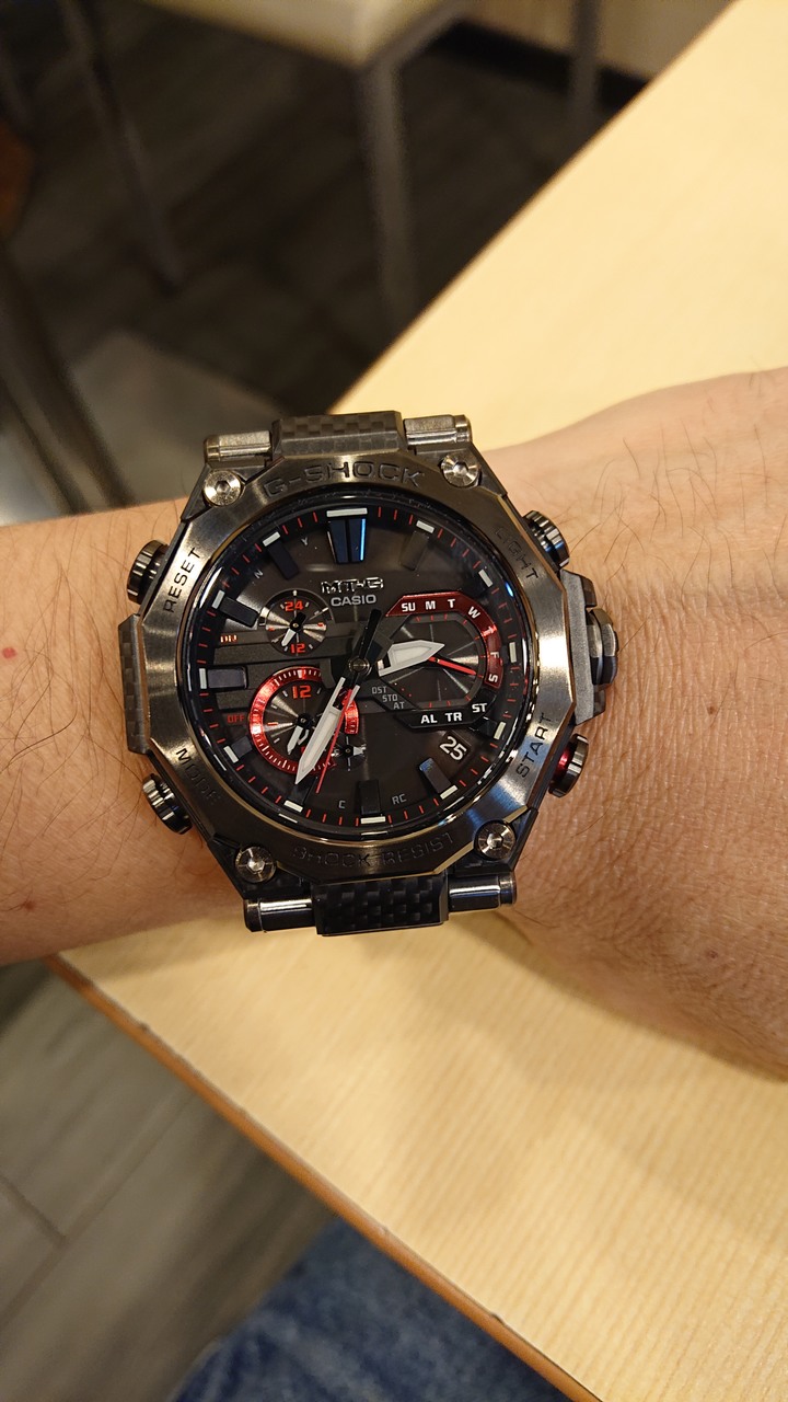 開箱：G-SHOCK MTG-B2000 黑碳纖維