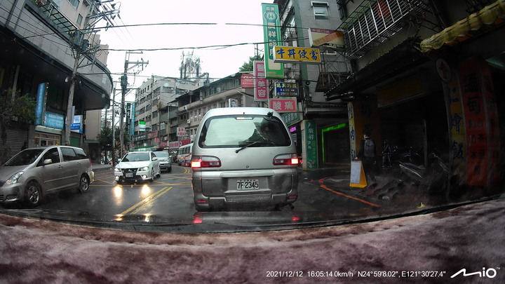 Mio MiVue™ 887 行車紀錄器開箱