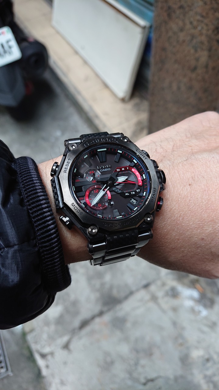 開箱：G-SHOCK MTG-B2000 黑碳纖維