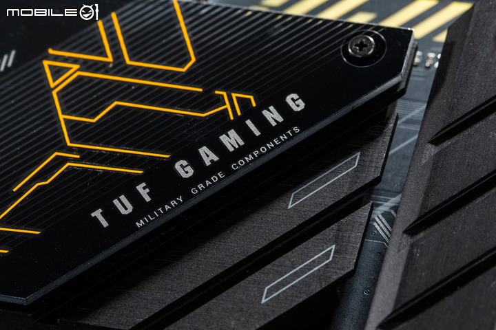 ASUS TUF GAMING Z690 PLUS WIFI D4 主機板開箱 隱藏在中階定位的實力派選擇