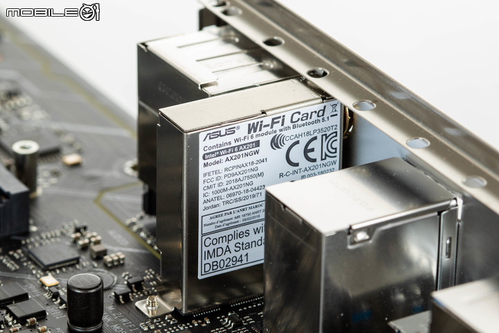 ASUS TUF GAMING Z690 PLUS WIFI D4 主機板開箱 隱藏在中階定位的實力派選擇