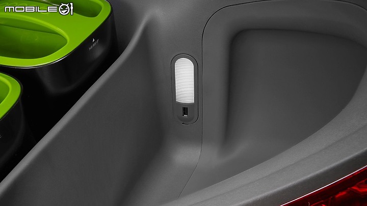 GOGORO USB 充電座拆解 (LED 燈座)