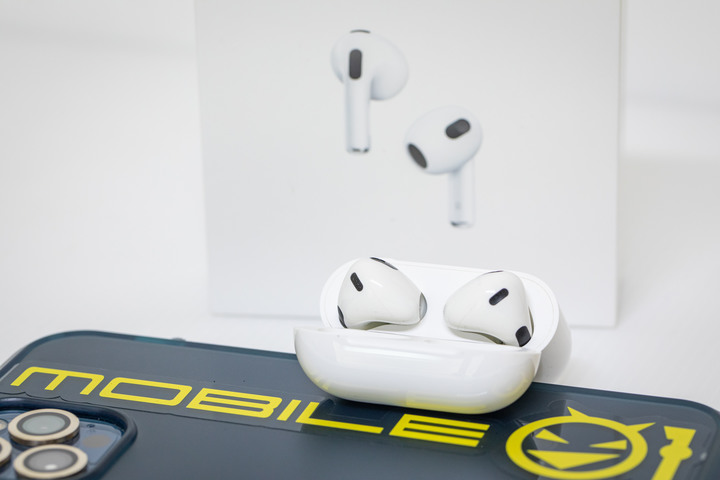 [開箱] Airpods 第三代終於到手 香港壞朋友直送台灣