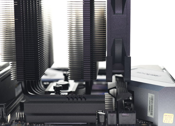 THERMALRIGHT PEERLESS ASSASSIN 120 BLACK散熱器簡介及測試