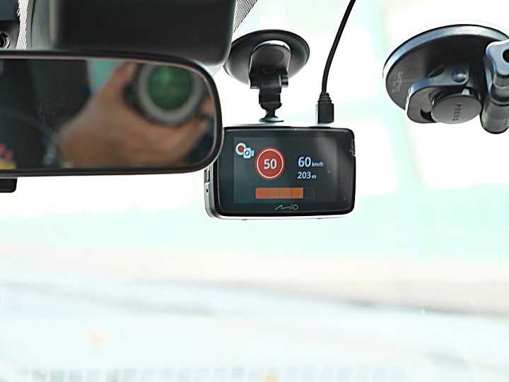Mio MiVue™ 887 — 4K高畫質與安全六合一之實戰體驗分享，外掛基隆太平青鳥與誠品快閃店輕旅行！