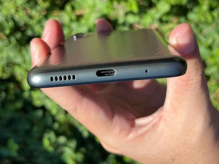 挑戰最高CP值：moto e40免四千 大螢幕大電量面面俱到【束褲開箱】