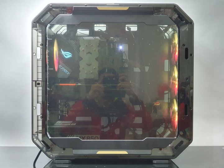 想玩機殼還是被機殼玩，InWin Airforce 魅影黑 組裝式機殼開箱試用