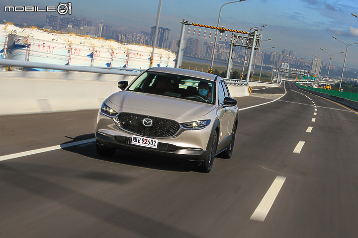 Mazda 3 & CX-30新年式雙車型試駕∣戰力補強、新色張揚 同級對手得提防提防