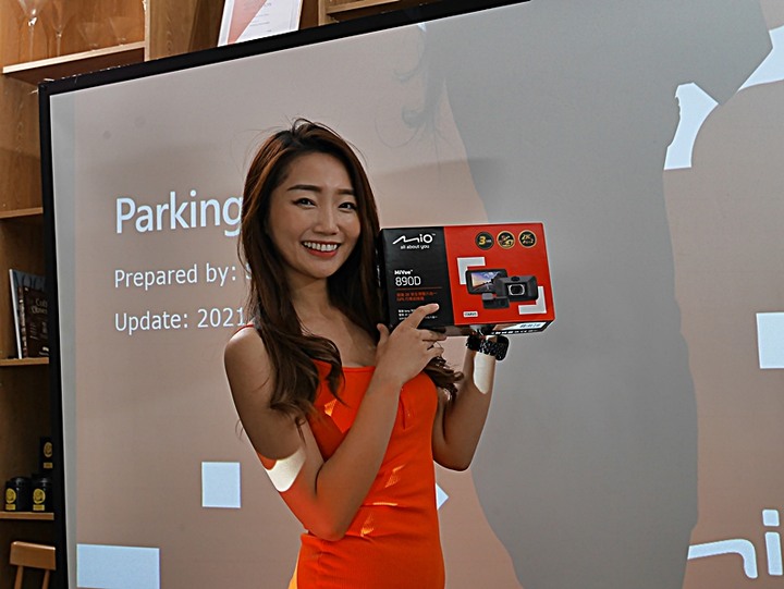 Mio MiVue™ 887 — 4K高畫質與安全六合一之實戰體驗分享，外掛基隆太平青鳥與誠品快閃店輕旅行！