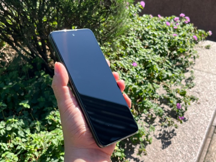 挑戰最高CP值：moto e40免四千 大螢幕大電量面面俱到【束褲開箱】