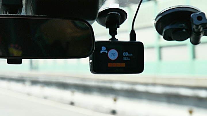Mio MiVue™ 887 — 4K高畫質與安全六合一之實戰體驗分享，外掛基隆太平青鳥與誠品快閃店輕旅行！