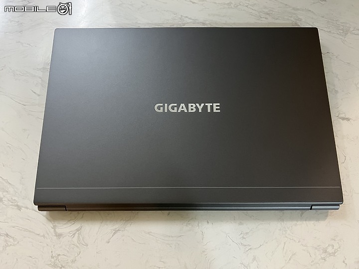 點我看大圖 GIGABYTE 技嘉 U4 UD 輕薄1公斤處女作 Ultrabook 開箱