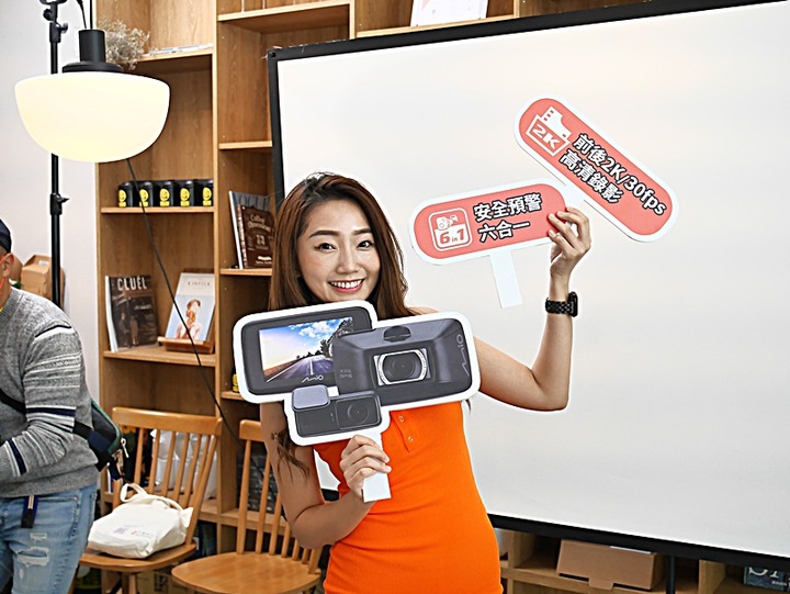 Mio MiVue™ 887 — 4K高畫質與安全六合一之實戰體驗分享，外掛基隆太平青鳥與誠品快閃店輕旅行！