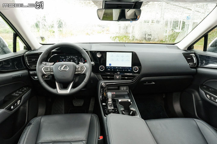 Lexus大改款NX350h試駕|除了是銷售冠軍傳人,還有更多你不知道的事