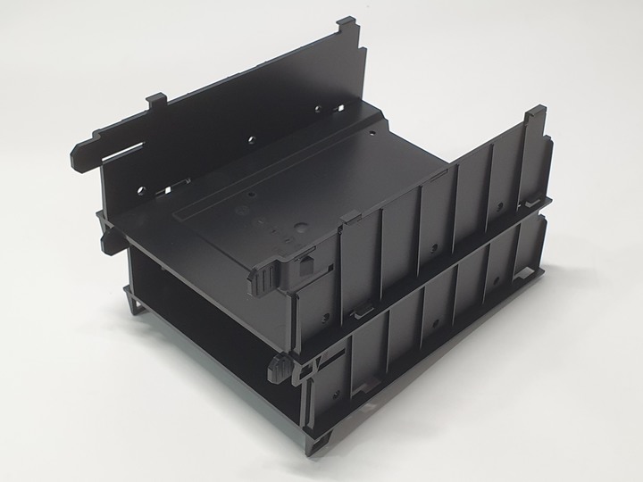 想玩機殼還是被機殼玩，InWin Airforce 魅影黑 組裝式機殼開箱試用