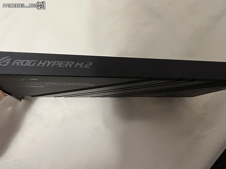 點我看大圖 ROG STRIX 系列攻頂 Z690-E GAMING WiFi 簡單開箱