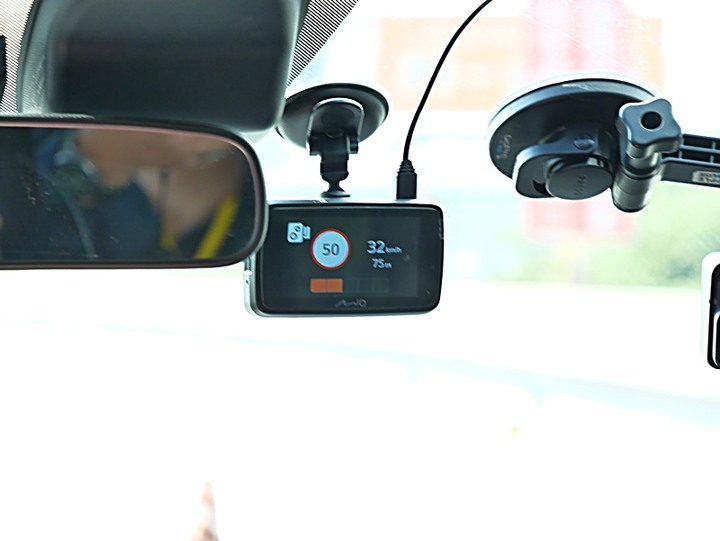 Mio MiVue™ 887 — 4K高畫質與安全六合一之實戰體驗分享，外掛基隆太平青鳥與誠品快閃店輕旅行！