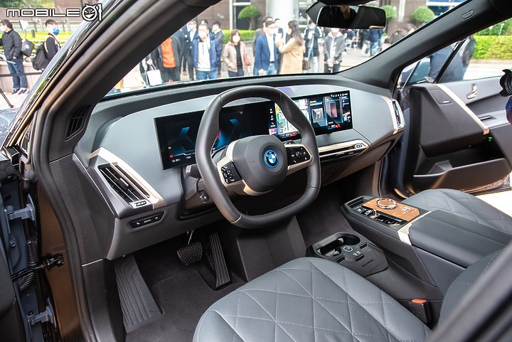 【採訪】BMW全新電動休旅iX正式發表,雙車型劃分自320萬元起!