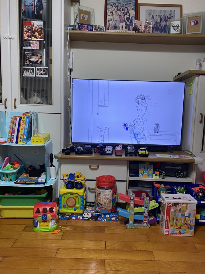 Sharp的品質，4T-C50CJ1T電視亮/黑影，客服表示「正常現象」，是真的品質差或是欺騙客戶？