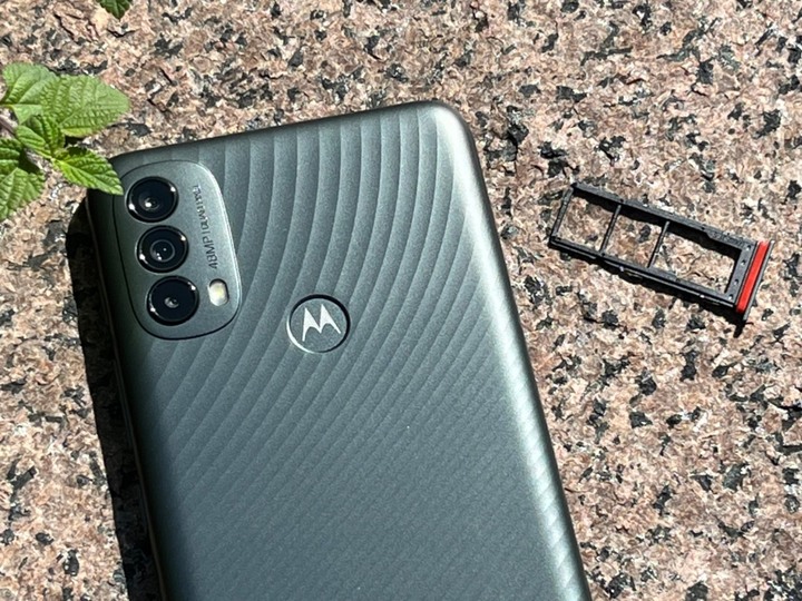 挑戰最高CP值：moto e40免四千 大螢幕大電量面面俱到【束褲開箱】