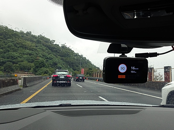 Mio MiVue™ 887 — 4K高畫質與安全六合一之實戰體驗分享，外掛基隆太平青鳥與誠品快閃店輕旅行！