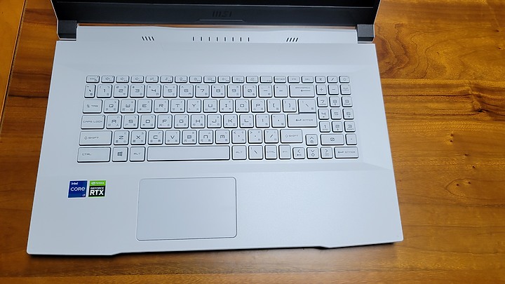 MSI Sword 17開箱 我的大螢幕美型工作機