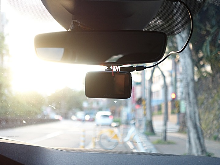 Mio MiVue™ 887 — 4K高畫質與安全六合一之實戰體驗分享，外掛基隆太平青鳥與誠品快閃店輕旅行！