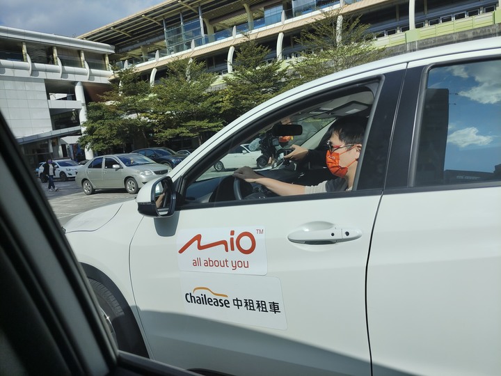 Mio MiVue™ 887 行車紀錄器開箱
