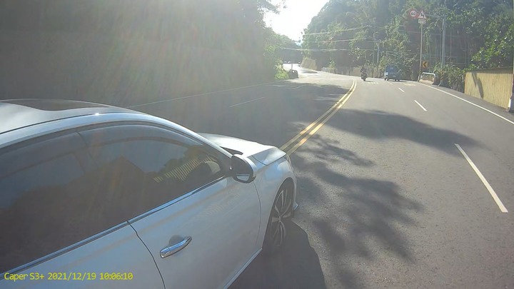 苗栗南庄老街靠右直行被左轉車撞車禍受傷