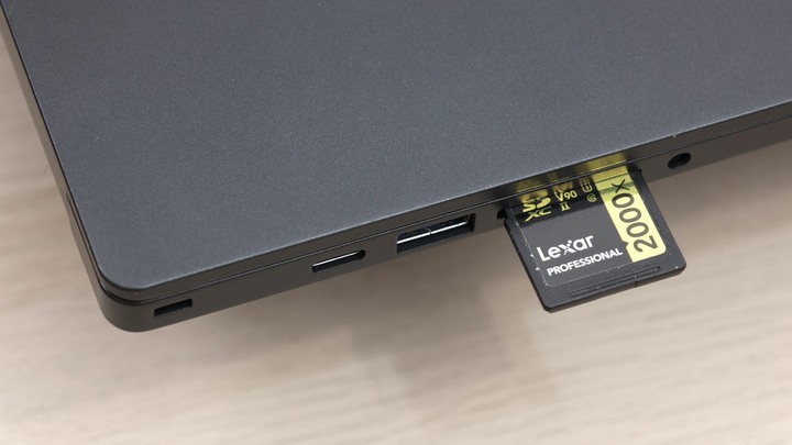 輕薄筆電居然兩條 RAM、兩條 SSD 都可以更換!ADATA XPG XENIA 14 你的擴充性也太好了吧!