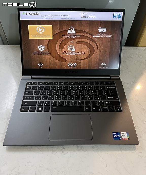 點我看大圖 GIGABYTE 技嘉 U4 UD 輕薄1公斤處女作 Ultrabook 開箱