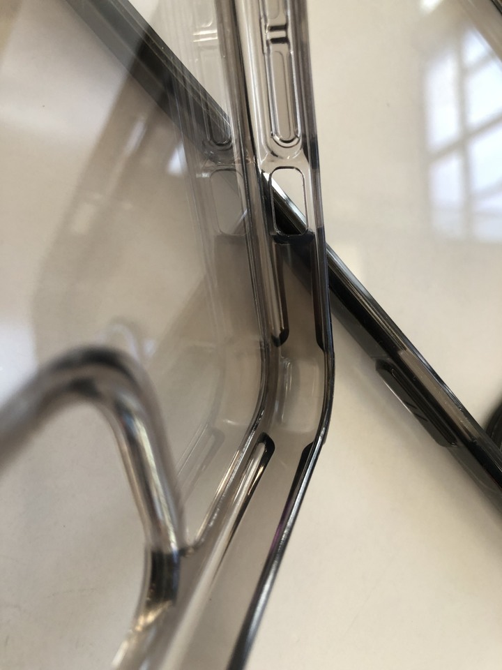 iPhone 13 透黑手機殼開箱(內附選手)