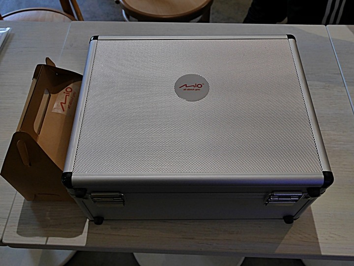 Mio MiVue™ 887 — 4K高畫質與安全六合一之實戰體驗分享，外掛基隆太平青鳥與誠品快閃店輕旅行！