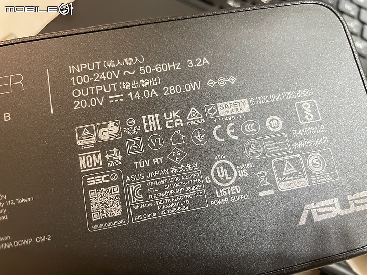 機構大改款、配件超玩家 ROG Zephyrus S17 GX703HR 快速心得分享