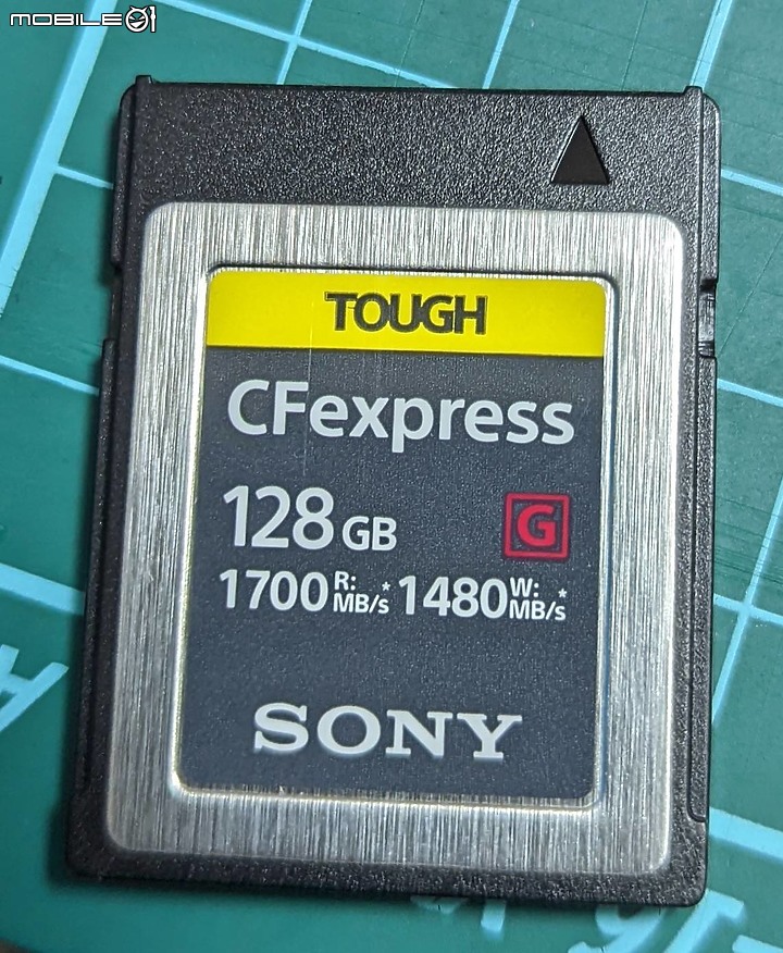 可能是目前唯二能解放CFexpress卡速度的讀卡機(同場加映DIY 1TB/512G CFE卡)
