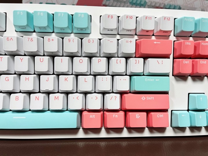 IROCKS K73M機械鍵盤cherry茶軸開箱