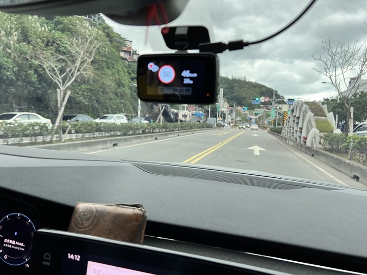 Mio MiVue™ 887 — 4K高畫質與安全六合一之實戰體驗分享，外掛基隆太平青鳥與誠品快閃店輕旅行！