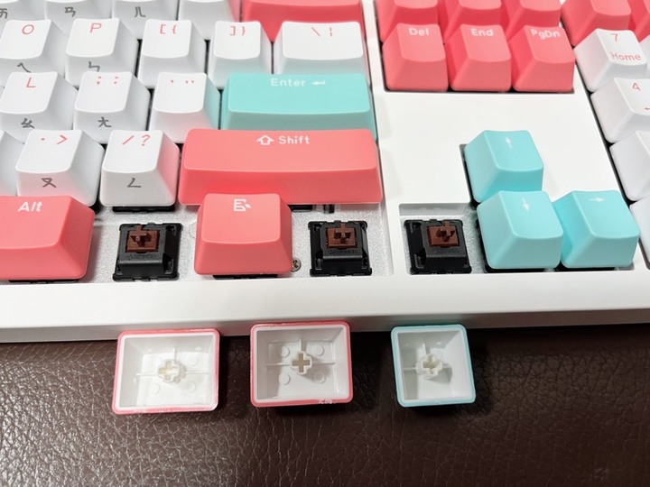IROCKS K73M機械鍵盤cherry茶軸開箱