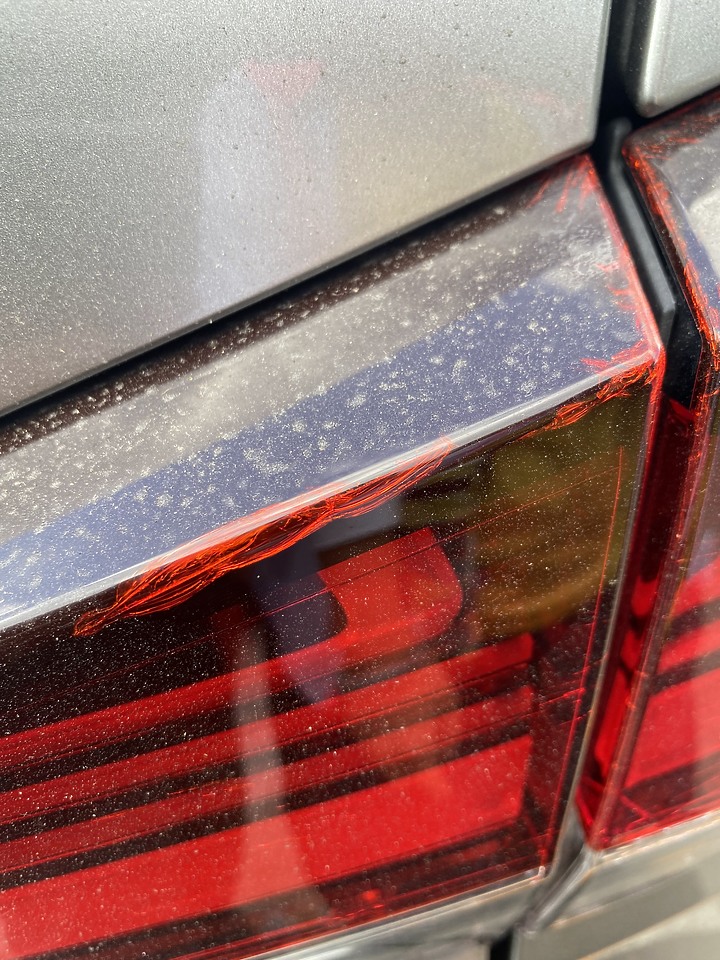 Lexus RX300 一年車~燈殼內部龜裂?質變?