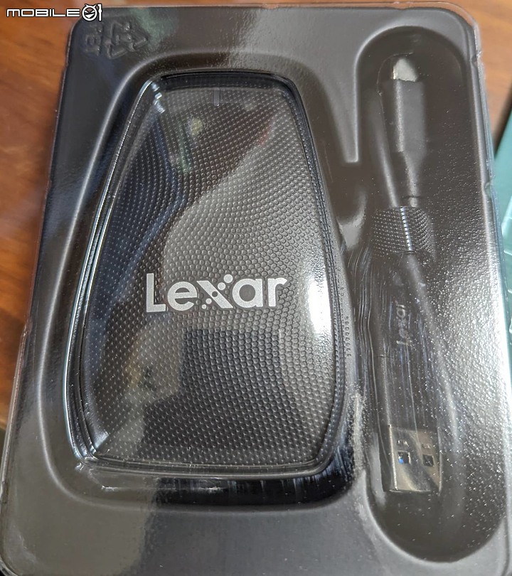可能是目前唯二能解放CFexpress卡速度的讀卡機(同場加映DIY 1TB/512G CFE卡)