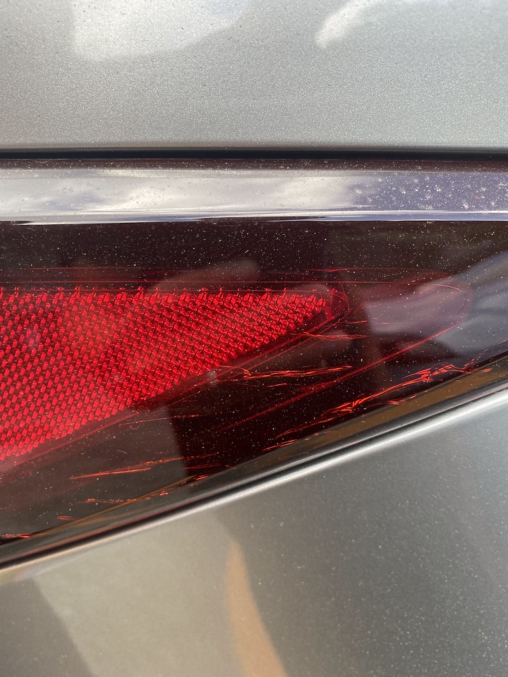 Lexus RX300 一年車~燈殼內部龜裂?質變?
